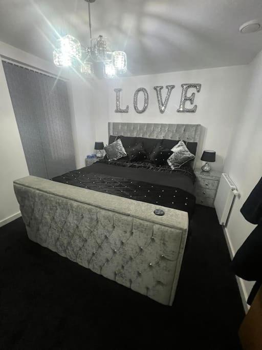 Luxury Modern Town House, Centre, Free Secured Parking Сasa de vacaciones *