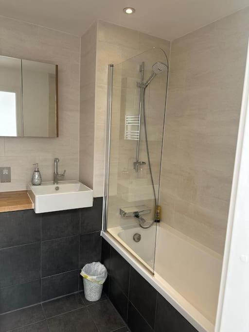 Luxury Modern Town House, Centre, Free Secured Parking * Mánchester
