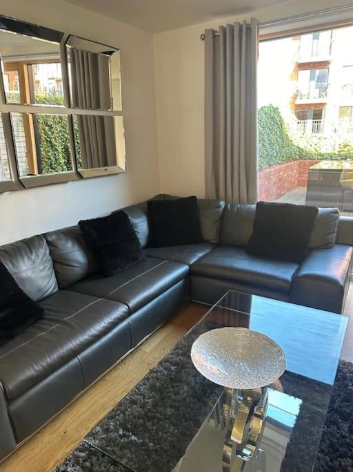 Сasa de vacaciones Luxury Modern Town House, Centre, Free Secured Parking