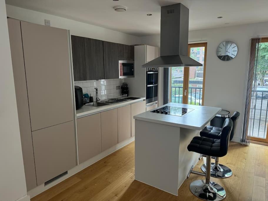 Сasa de vacaciones Luxury Modern Town House, Centre, Free Secured Parking Mánchester