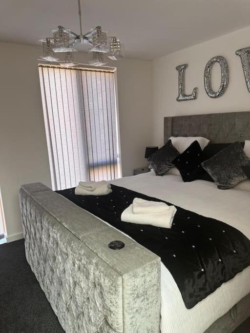 Luxury Modern Town House, Centre, Free Secured Parking Mánchester